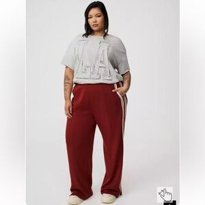 NWT Torrid Studio High Rise Pull-on Track Pants, Size 4